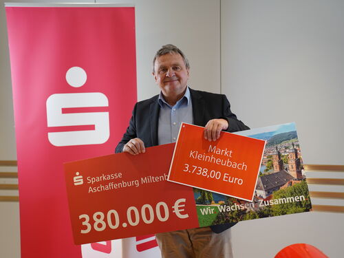 Spendenübergabe Sparkasse